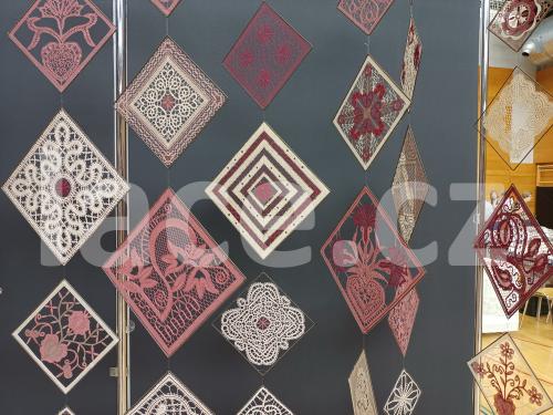Ručně paličkovaná krajka, Dana Mihulková, lace.cz