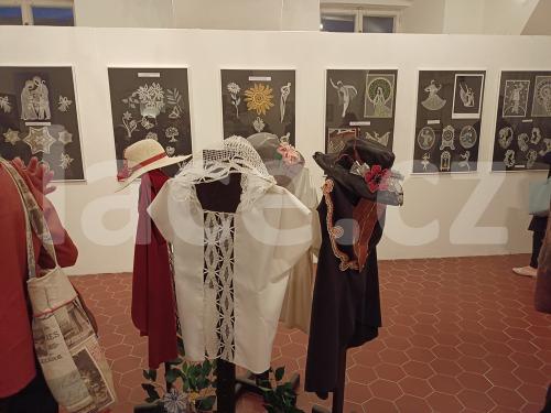 Ručně paličkovaná krajka, Dana Mihulková, lace.cz