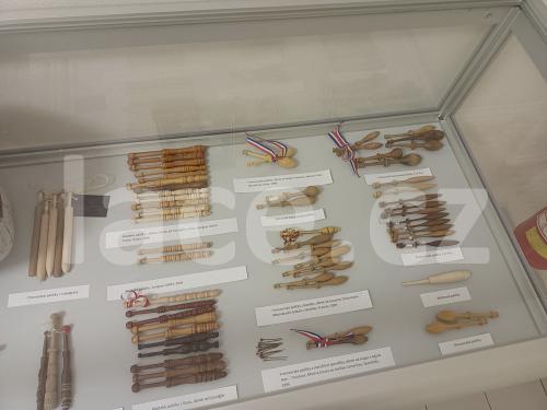 Muzeum_krajky_Vamberk_Poklady_z_cest_001