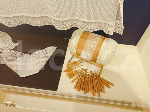 Ručně paličkovaná krajka, Dana Mihulková, lace.cz